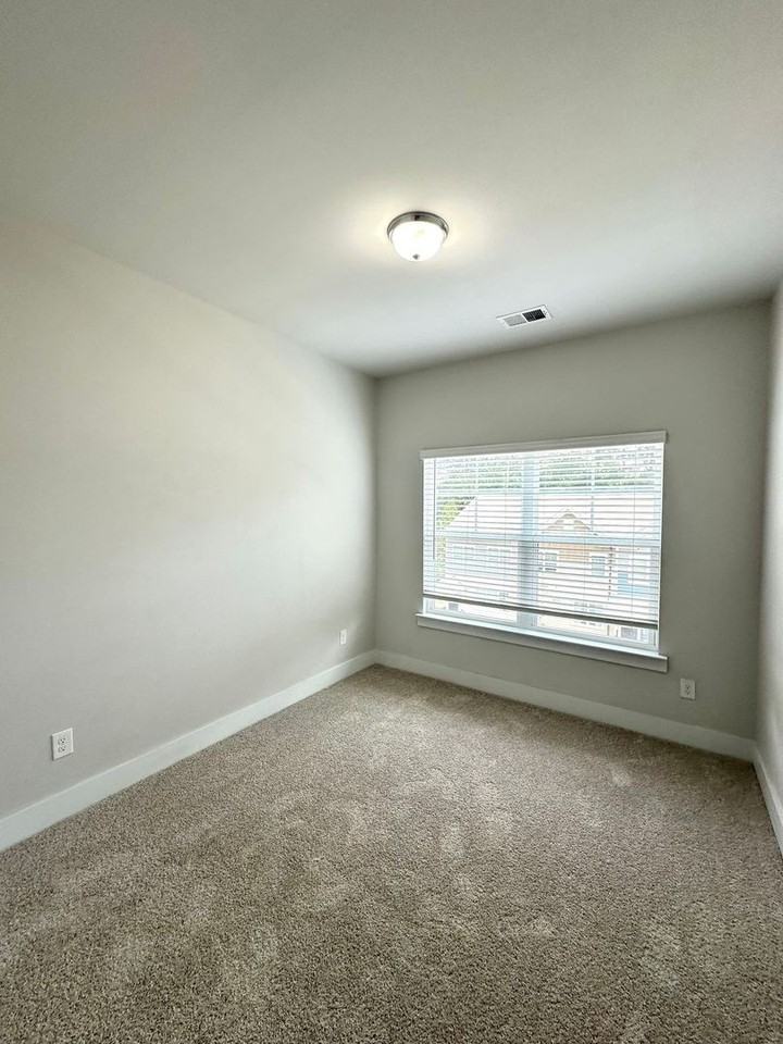 3779 Oxford Cir - Photo 6 of 19