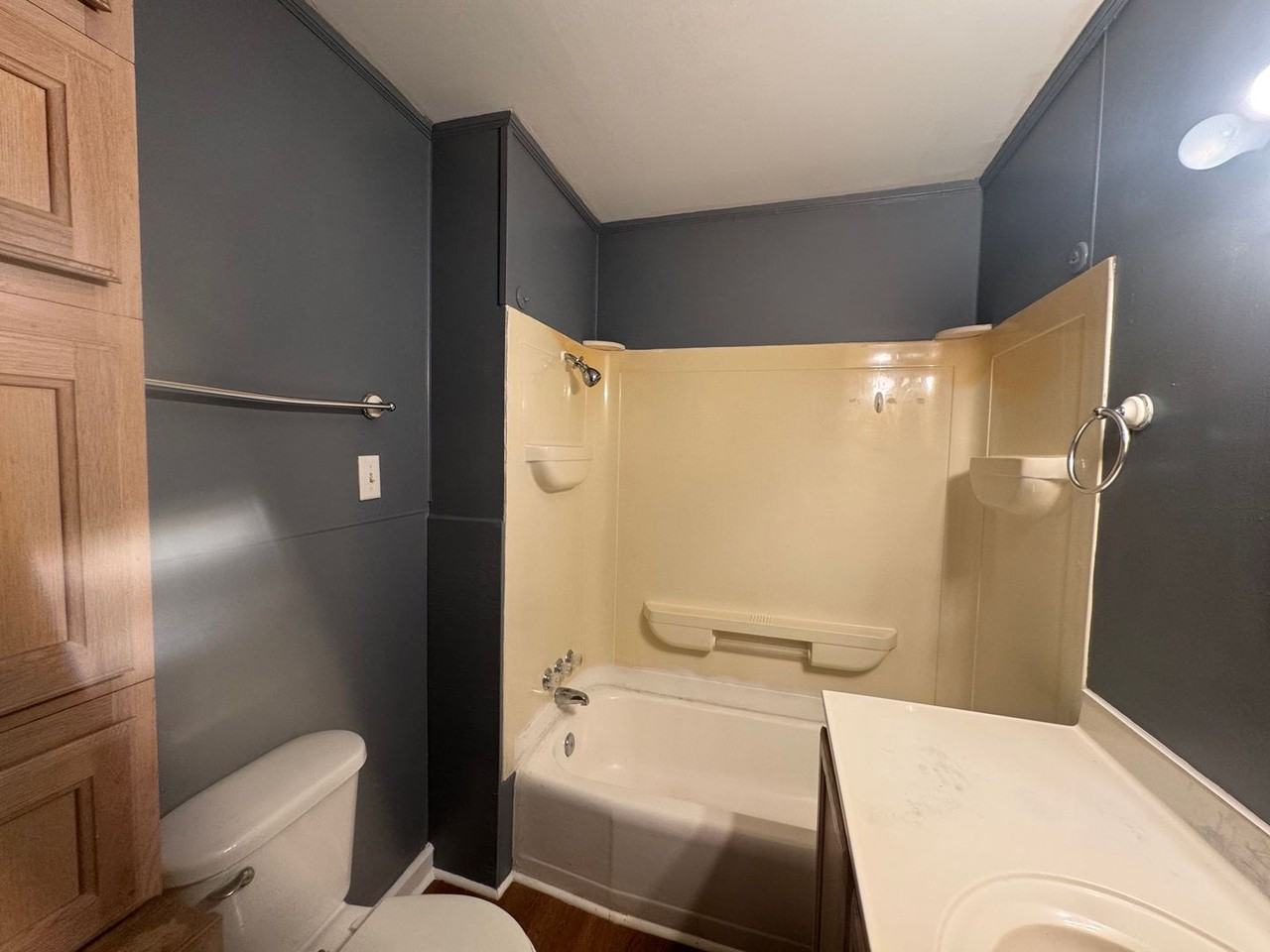 205 Scott St - Photo 6 of 18
