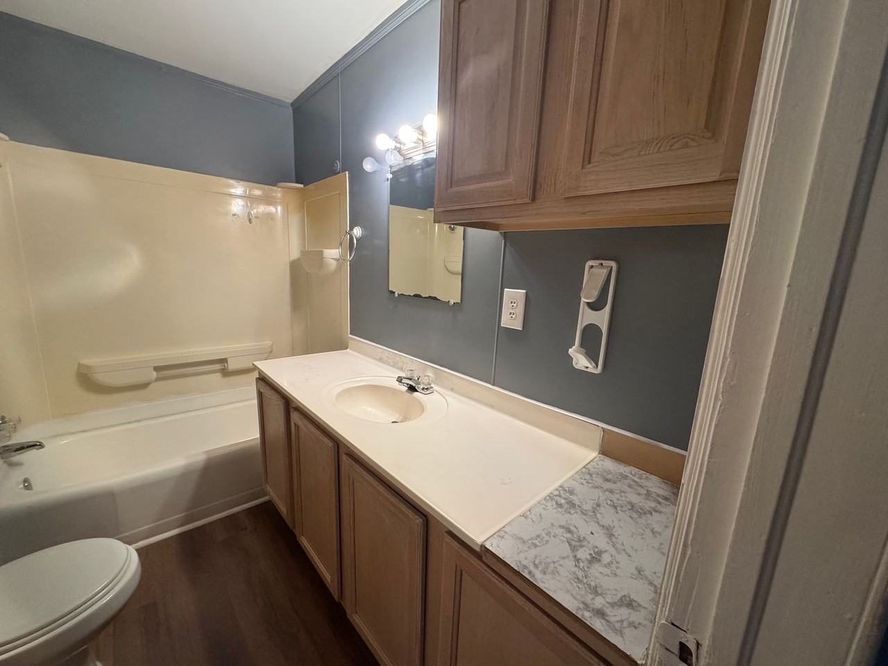 205 Scott St - Photo 7 of 18
