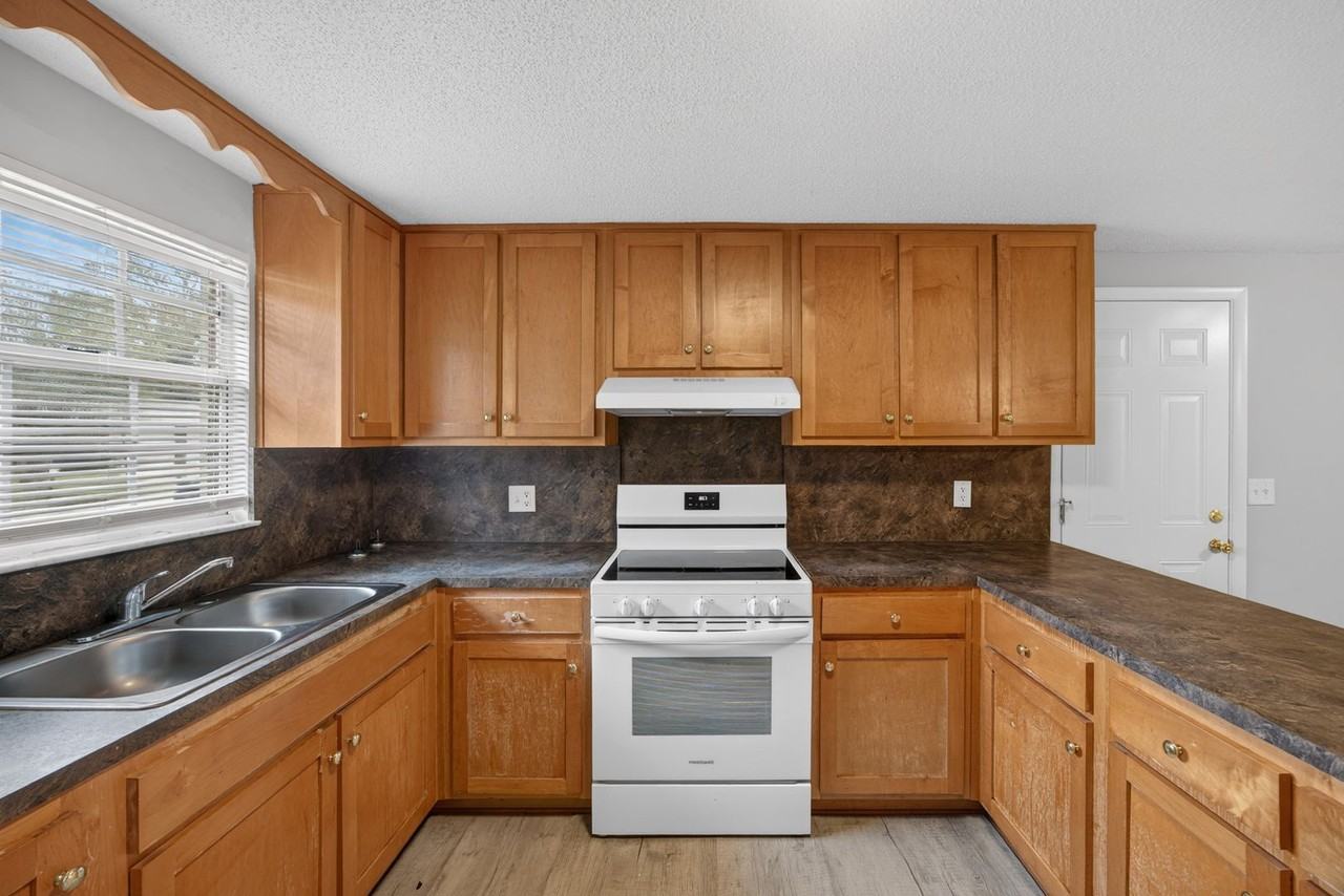 1435 Undine Ave - Photo 6 of 24