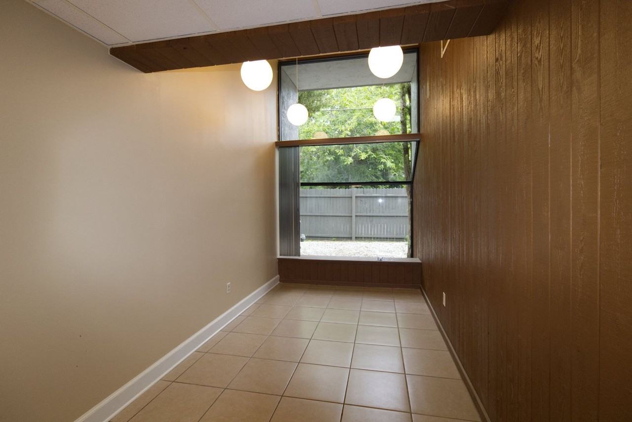 1205 Nw 9th Ave - Photo 7 of 25