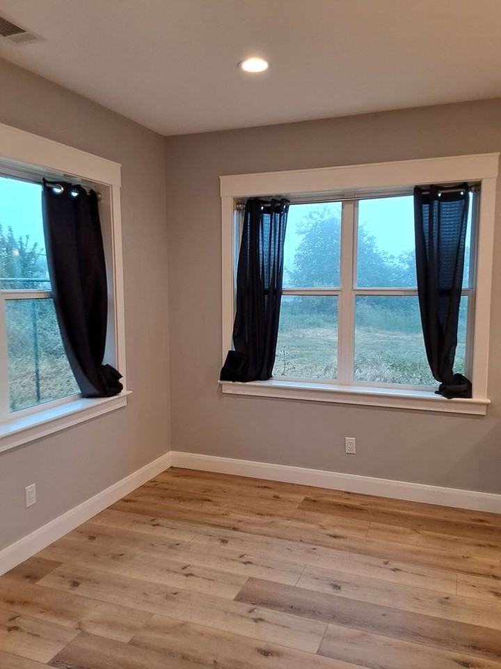 1457 Leafy Ln - Photo 6 of 17