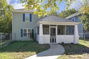 featured image of 115 S Elm St
