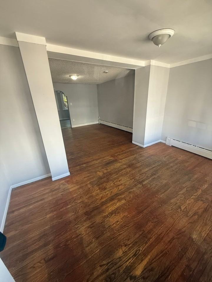 2452 S Edgewood St - Photo 2 of 14