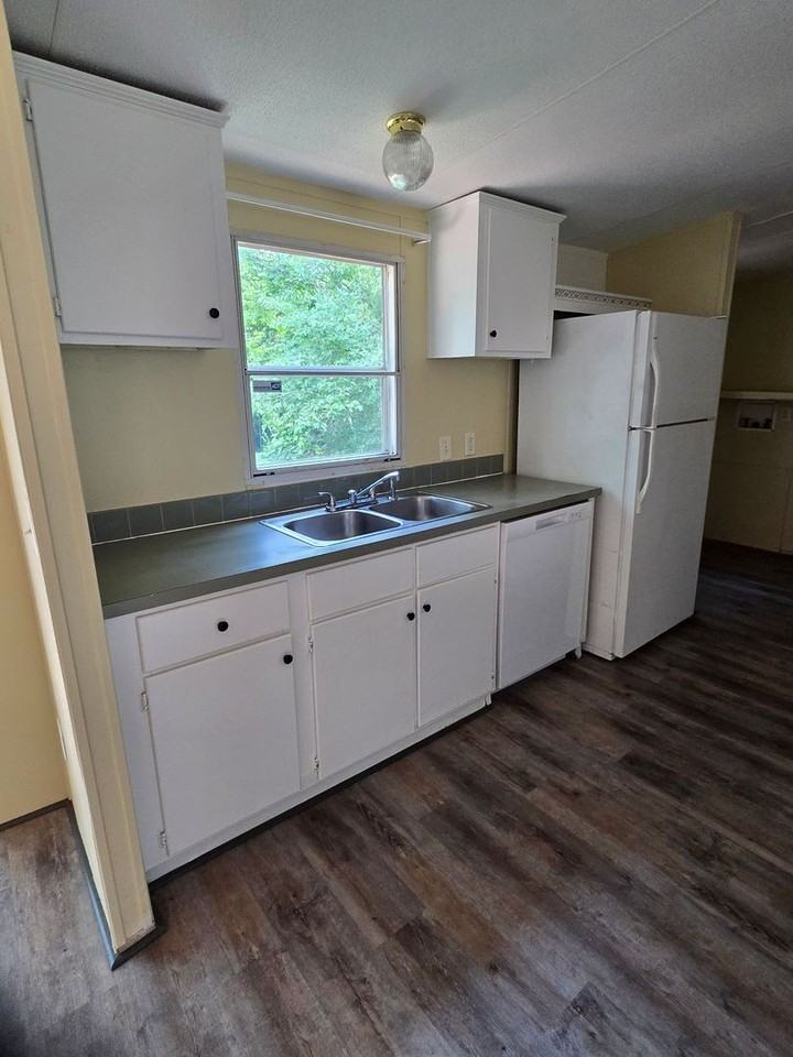 118 Kennedy Ave - Photo 5 of 18