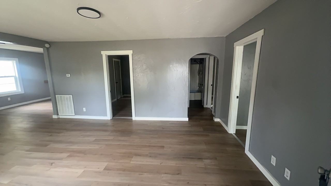 2838 W Washita St - Photo 2 of 14