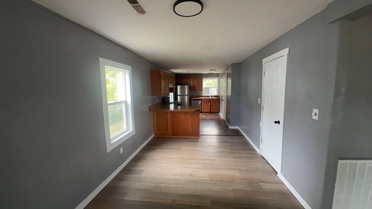 2838 W Washita St - Photo 4 of 14