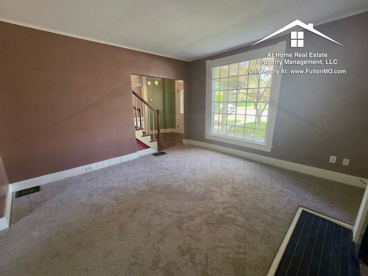 206 E 9th St - Photo 5 of 44