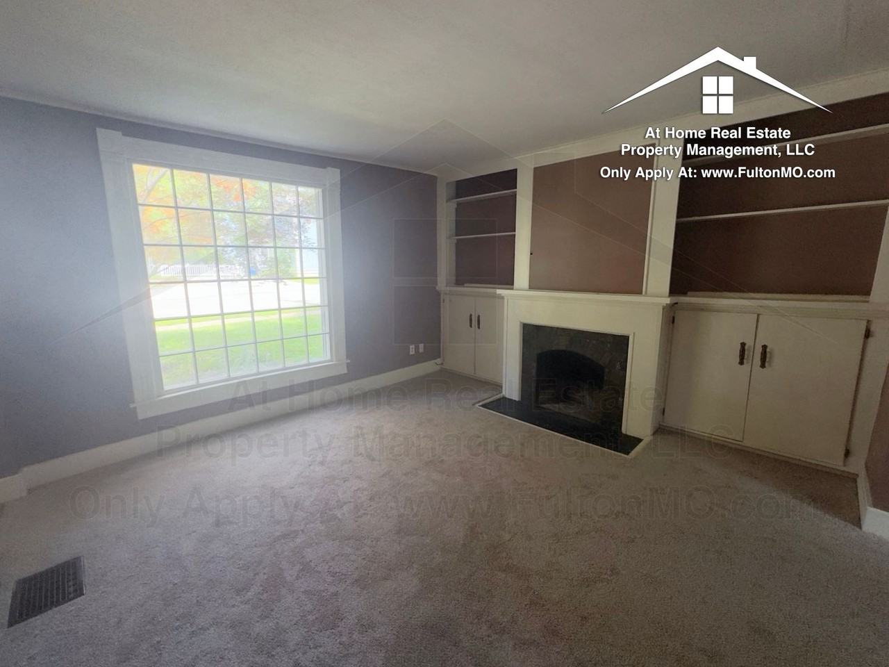 206 E 9th St - Photo 6 of 44