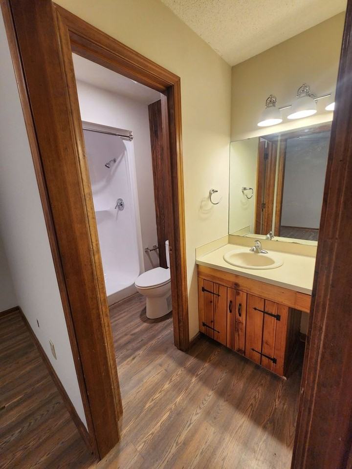 9000 Oakridge Dr - Photo 4 of 18