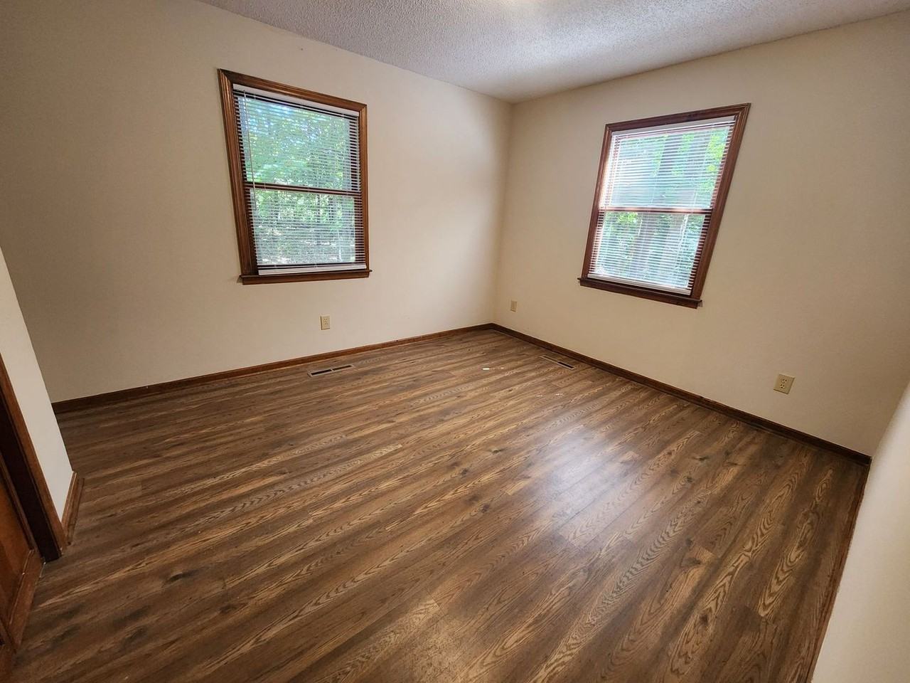 9000 Oakridge Dr - Photo 6 of 18