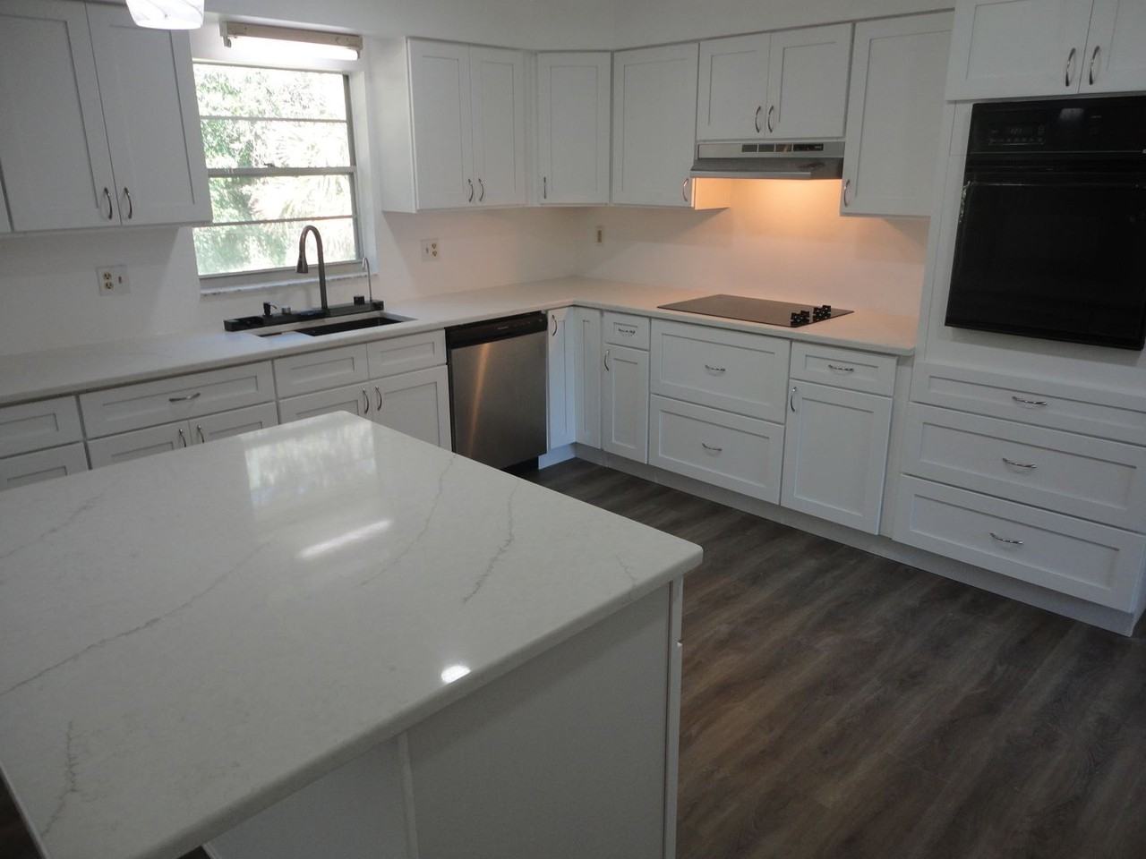10212 Nw 6th Pl - Photo 7 of 23