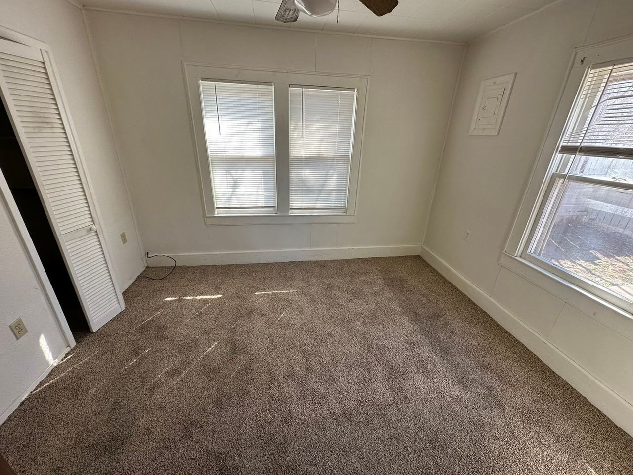 1602 S Springfield St - Photo 6 of 17