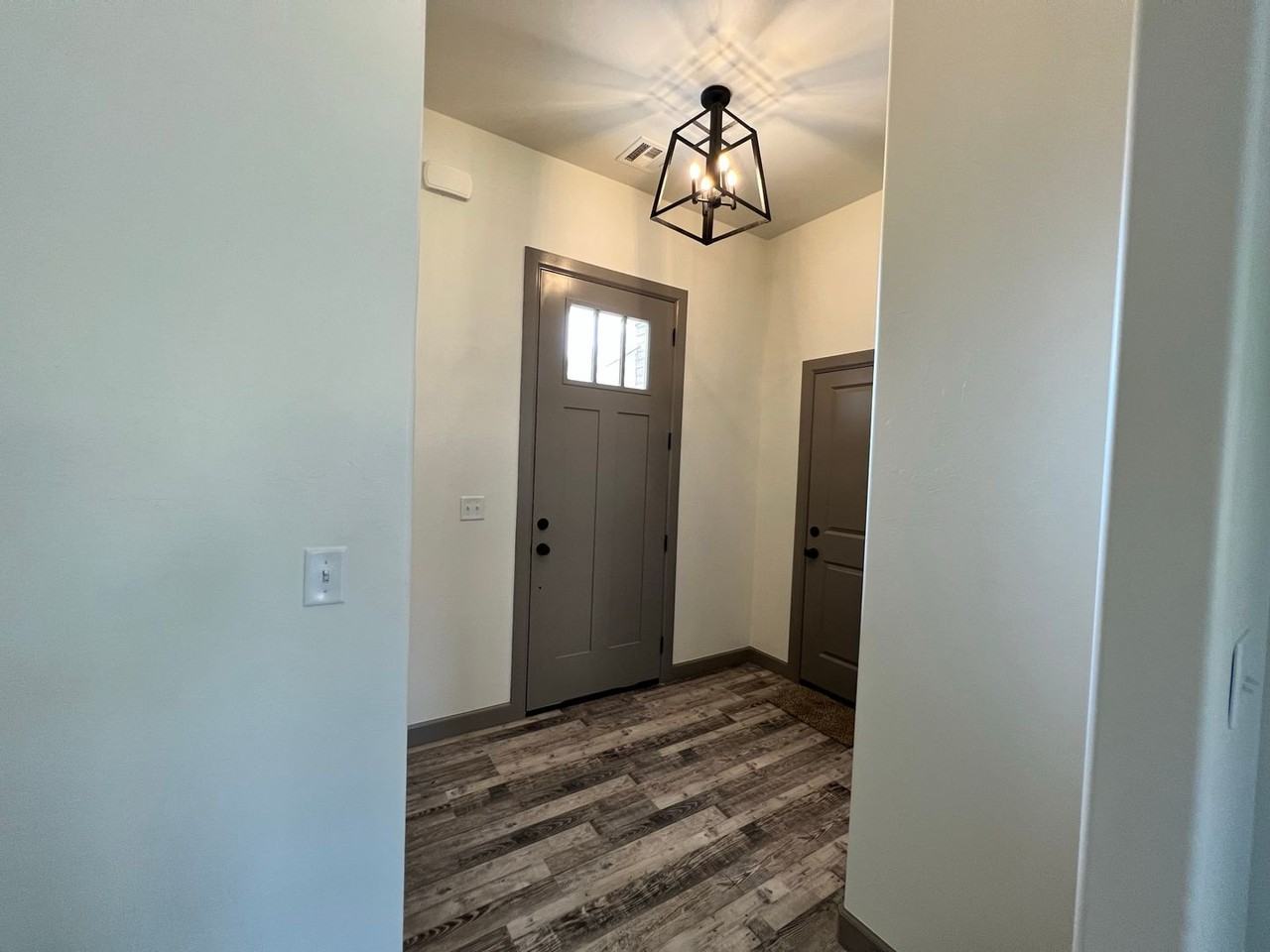 2522 S Walnut St - Photo 2 of 31