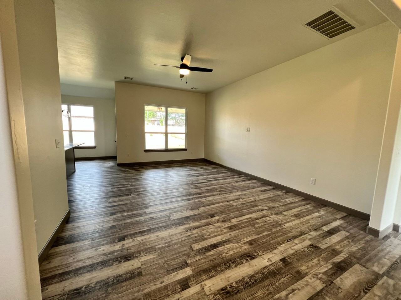 2522 S Walnut St - Photo 3 of 31