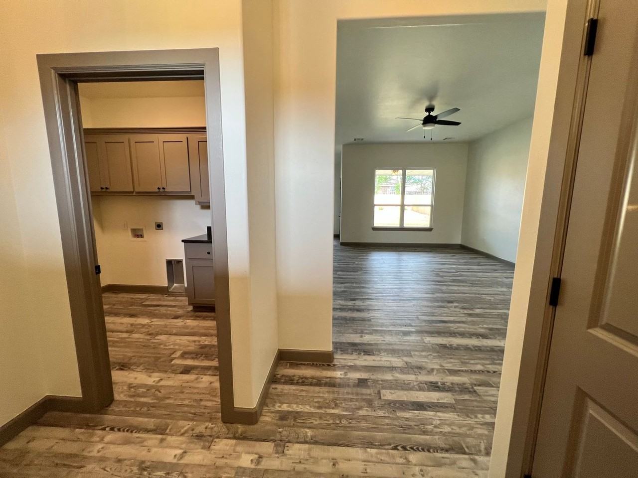 2522 S Walnut St - Photo 5 of 31