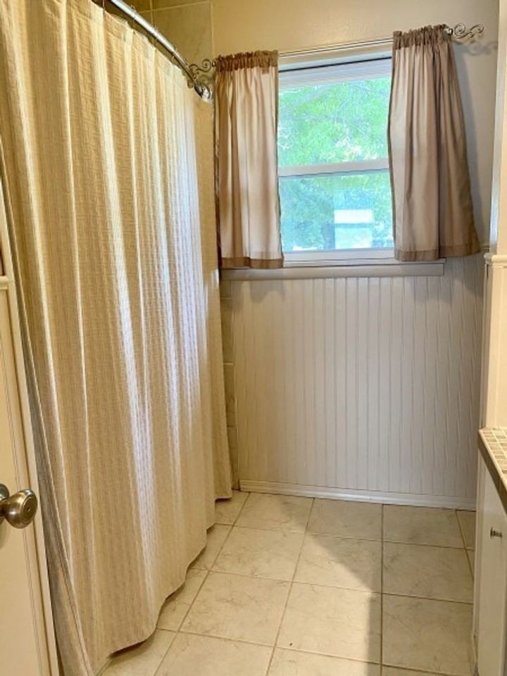 225 S Benjamin St - Photo 6 of 10
