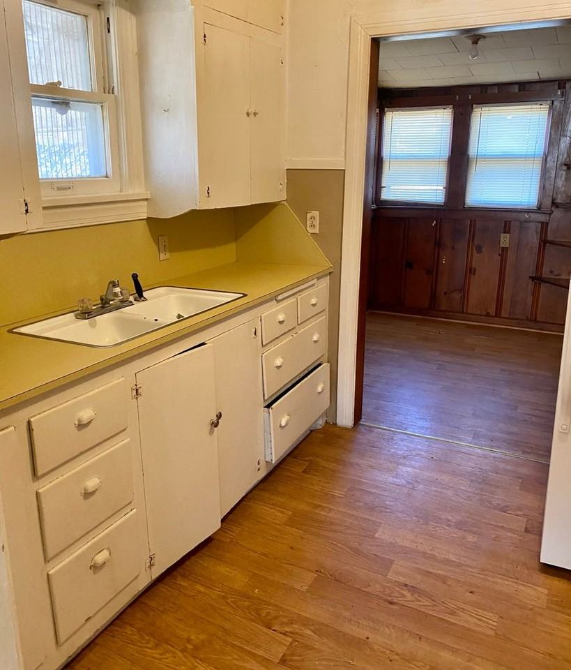 516 W 10th Ave - Photo 4 of 11