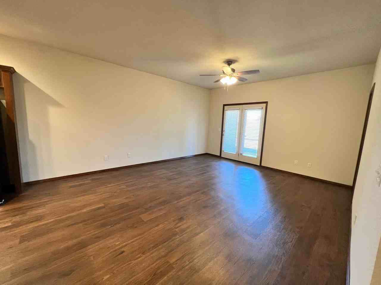 2303 Blackhawk Dr - Photo 4 of 15