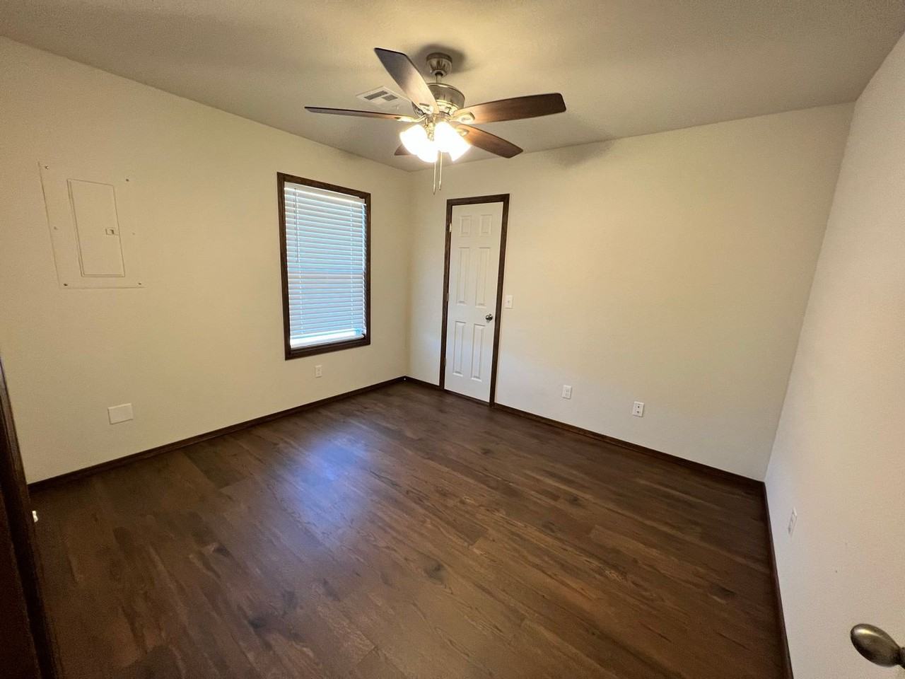 2303 Blackhawk Dr - Photo 6 of 15