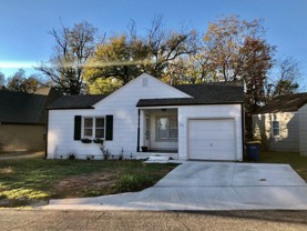 100 S Melrose Dr - Photo 1 of 1