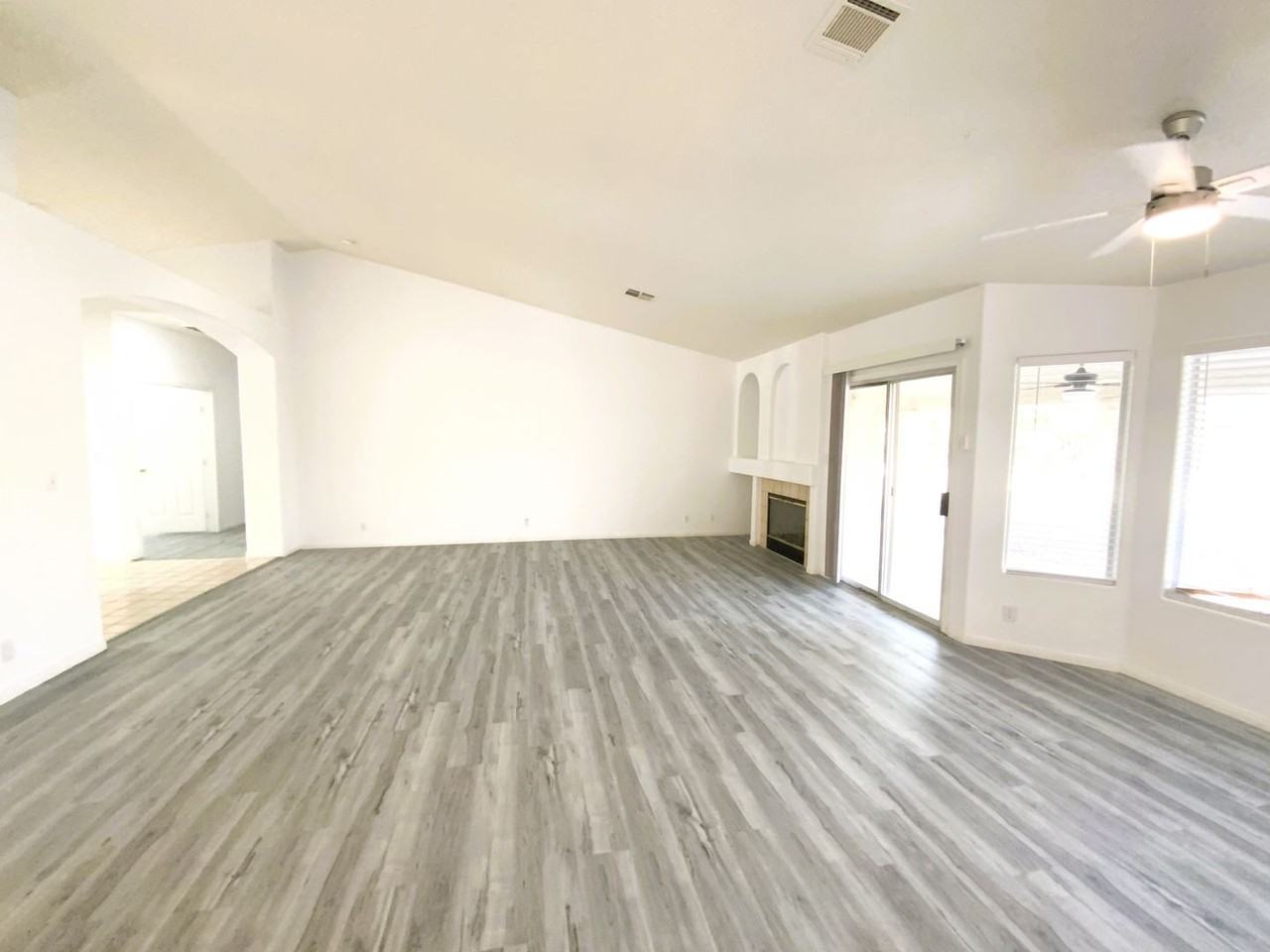 1024 Majesty Ct - Photo 3 of 27