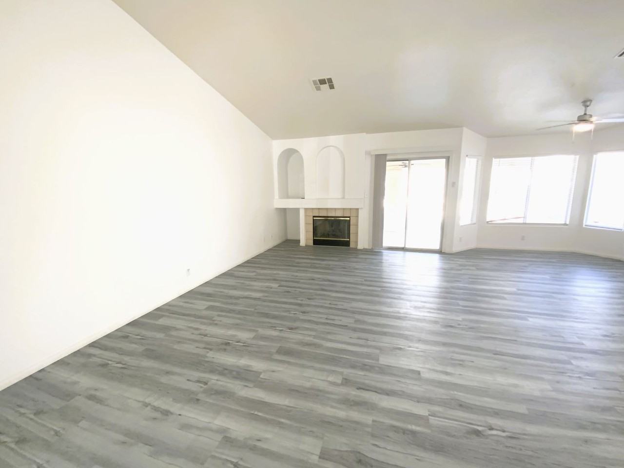 1024 Majesty Ct - Photo 4 of 27