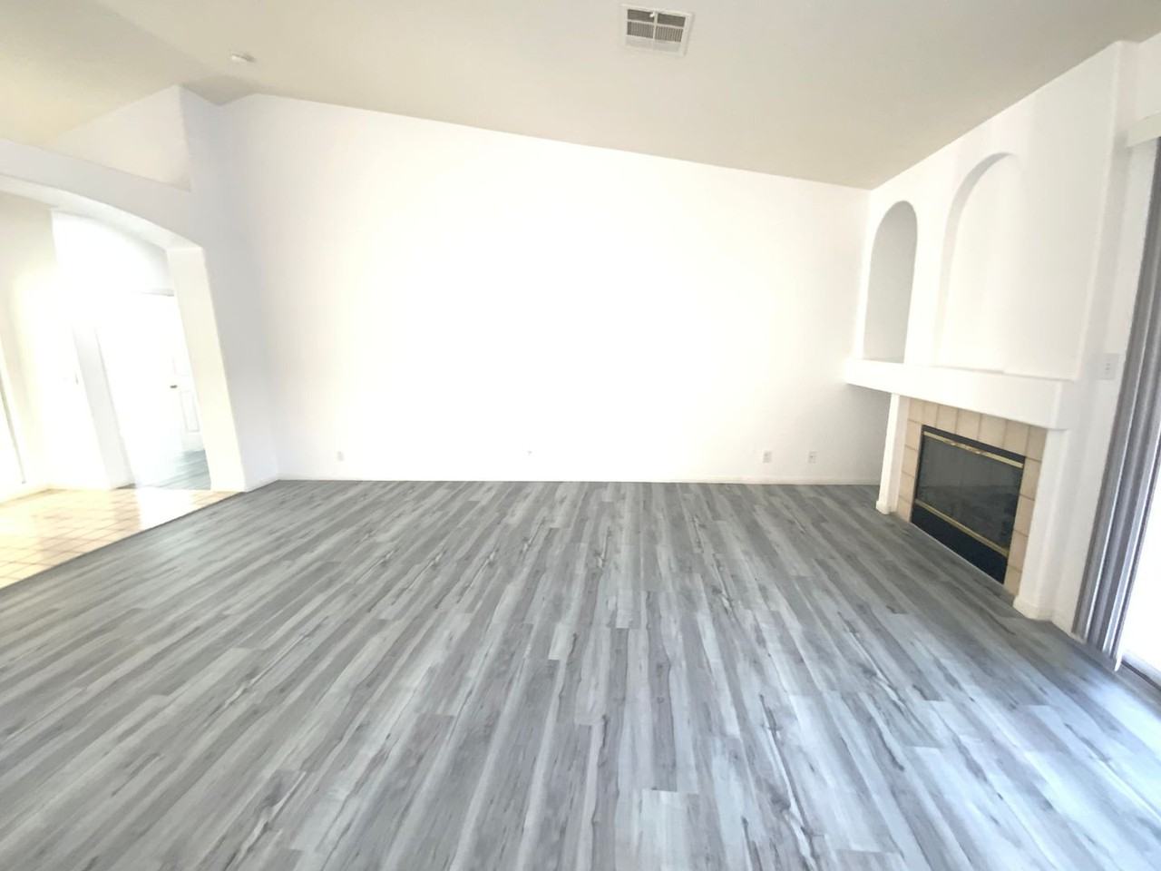 1024 Majesty Ct - Photo 5 of 27
