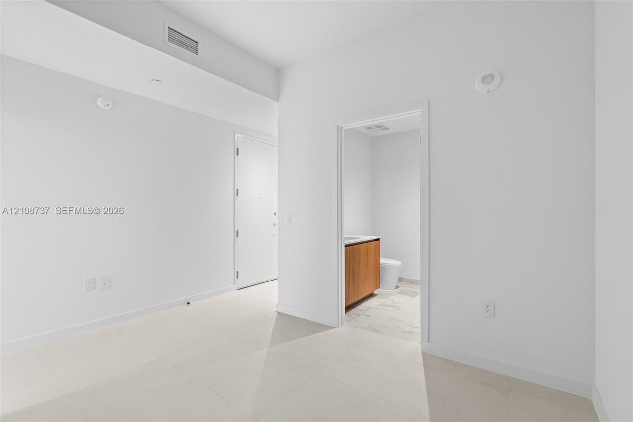 NE 14th St & Biscayne Blvd - Photo 4 of 11