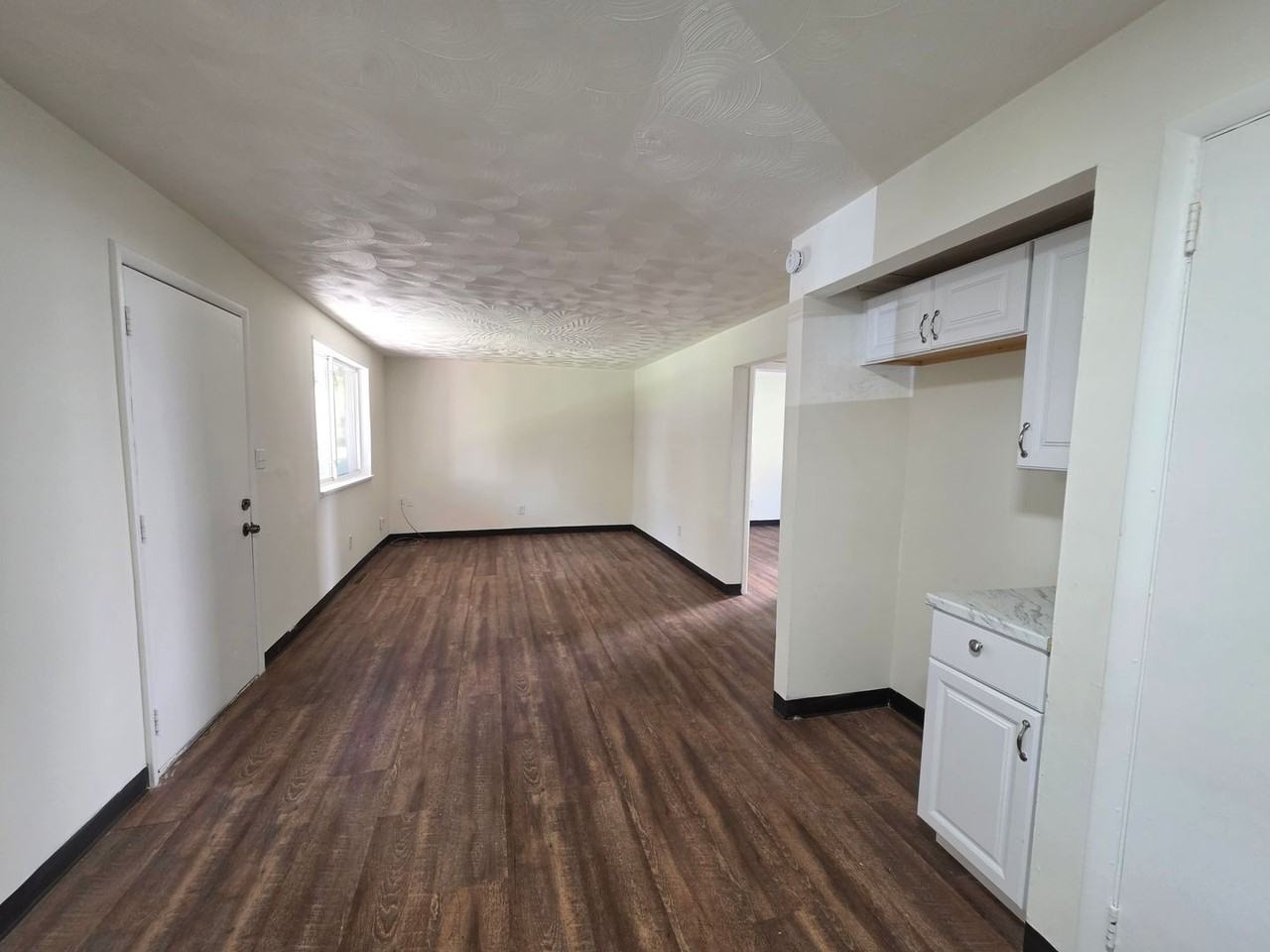 510 Julien Cir - Photo 2 of 8