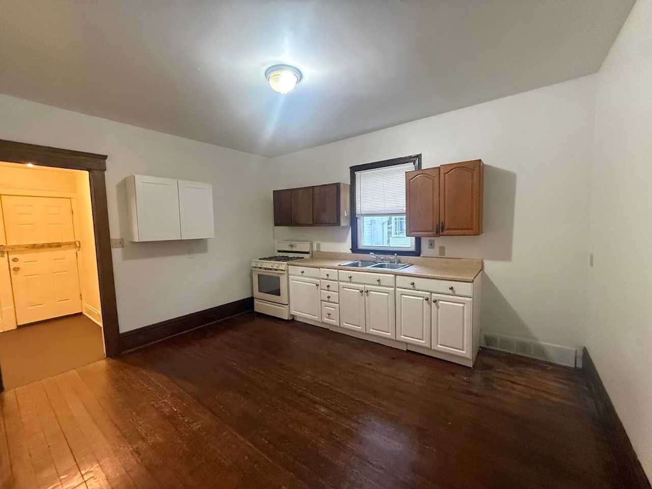 421 Kirn Ave - Photo 4 of 19