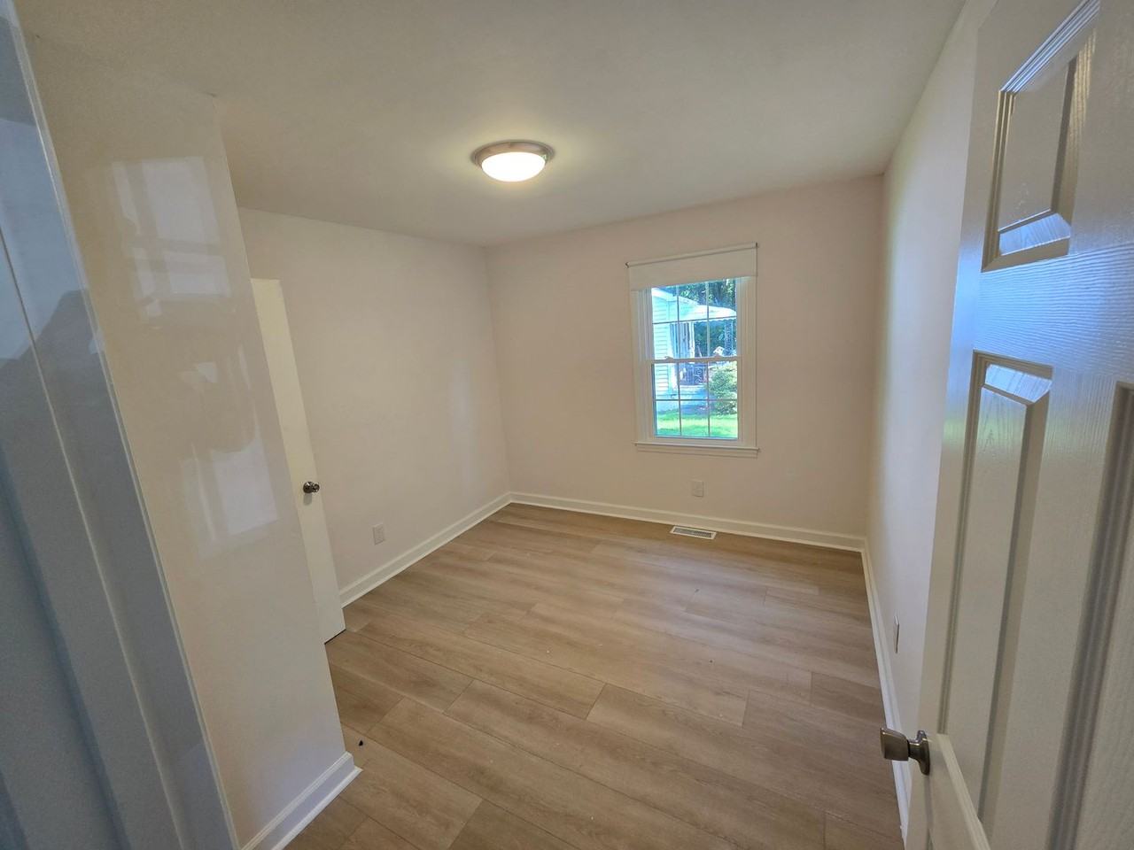 503 Sherman St - Photo 4 of 10