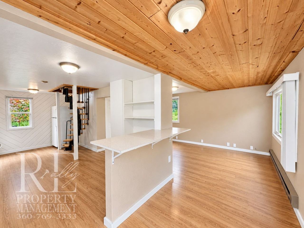 1510 Bloomington Ave - Photo 4 of 32