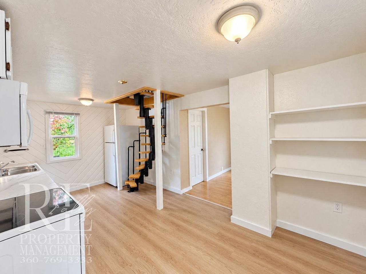 1510 Bloomington Ave - Photo 7 of 32