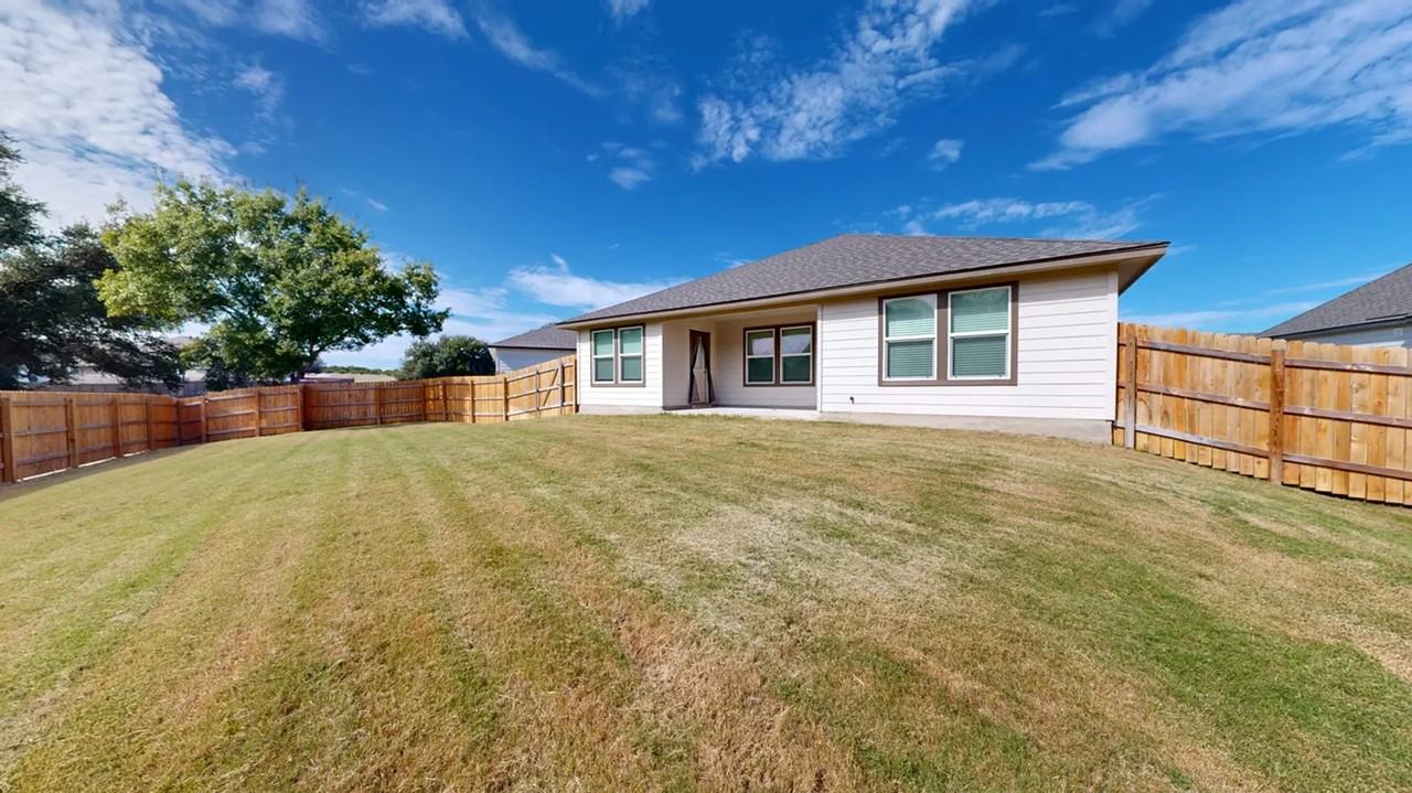 102 Hugh Dr - Photo 5 of 23