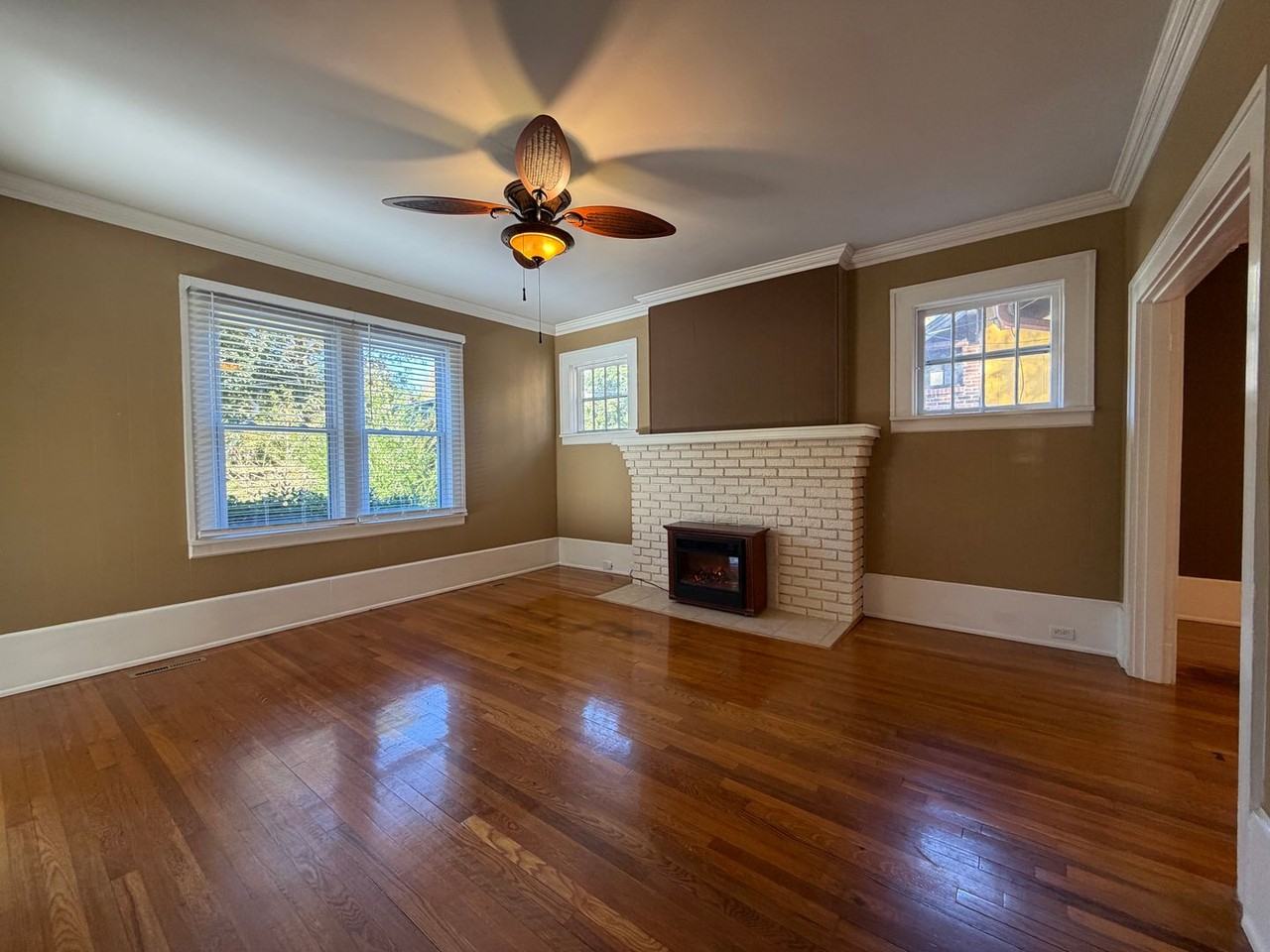 181 Flint St - Photo 6 of 44