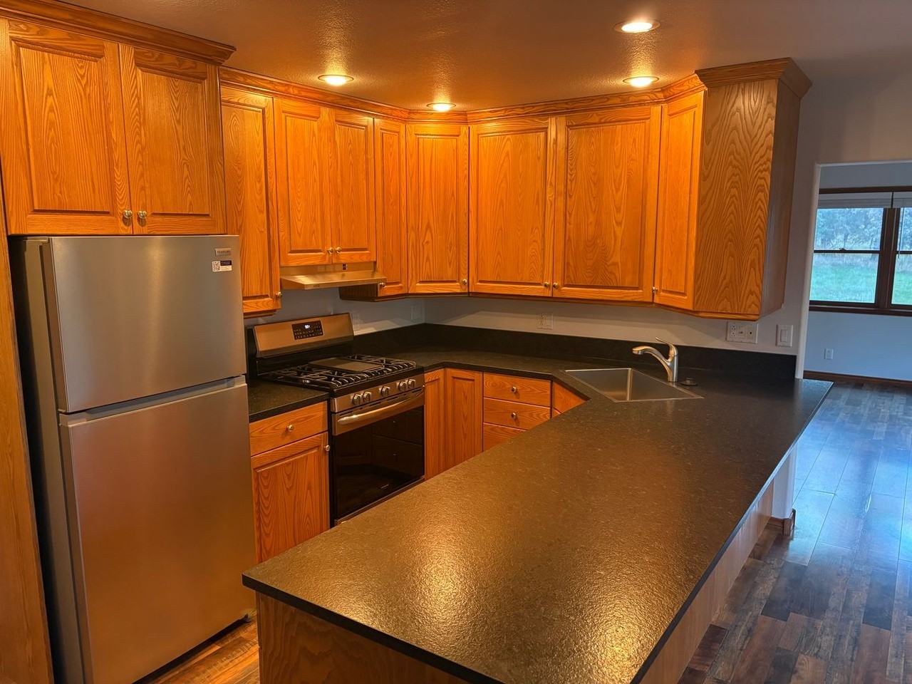 101 Hogue Dr - Photo 7 of 24
