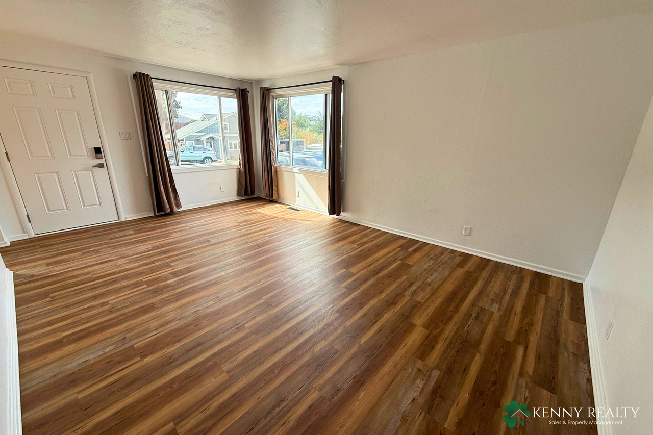 263 Clarendon Rd - Photo 4 of 21