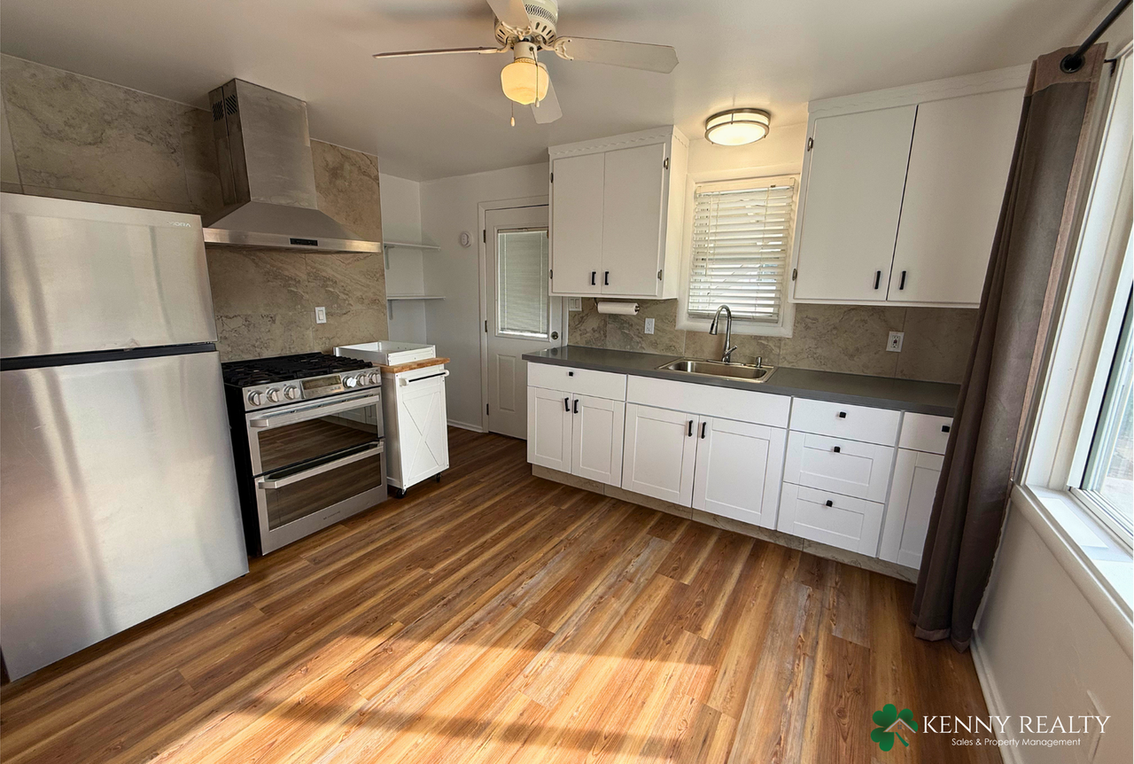 263 Clarendon Rd - Photo 7 of 21