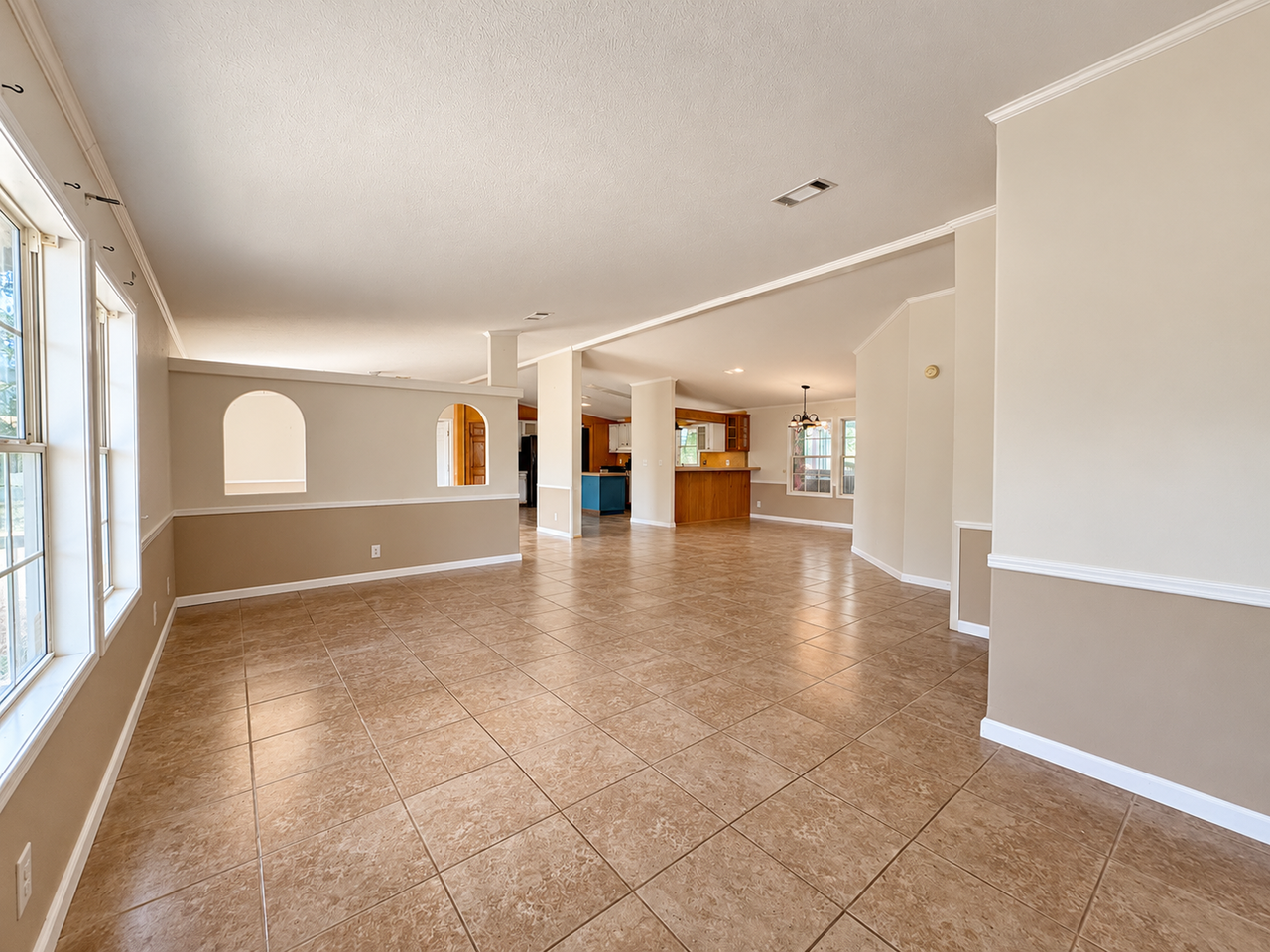 357 Dallas St - Photo 3 of 13