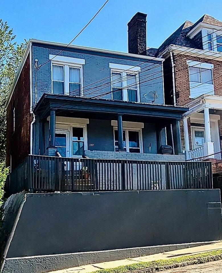 2207 Hawthorne Ave - Photo 7 of 15
