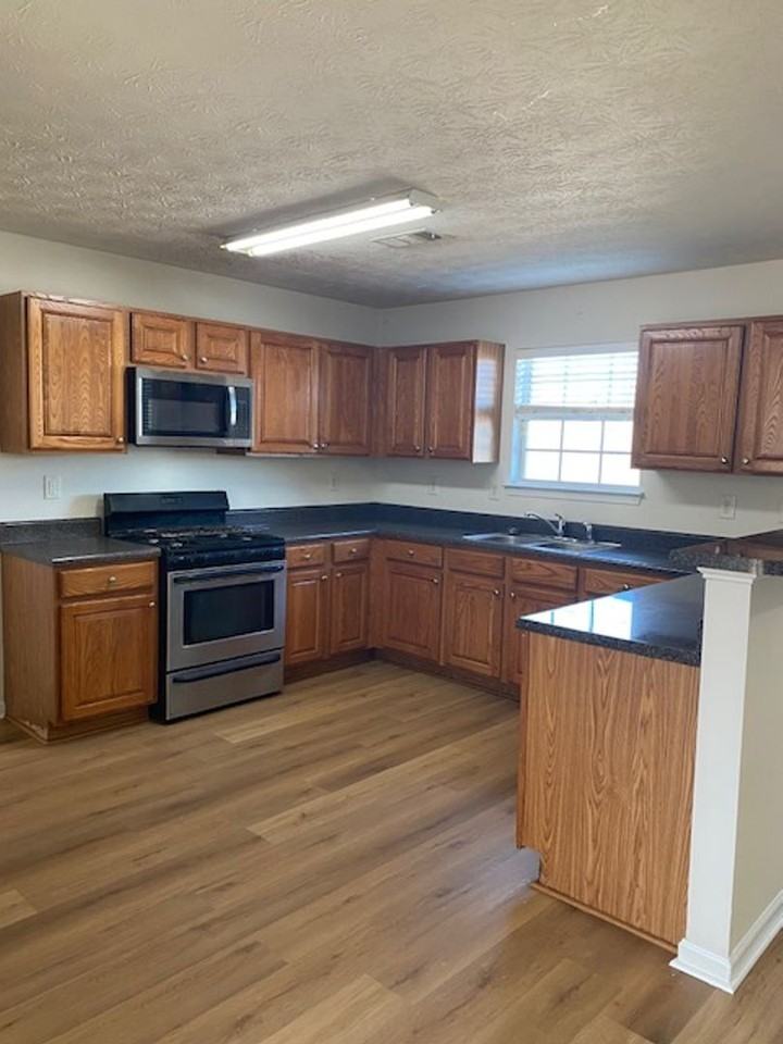 461 Brunswick Cir - Photo 2 of 30
