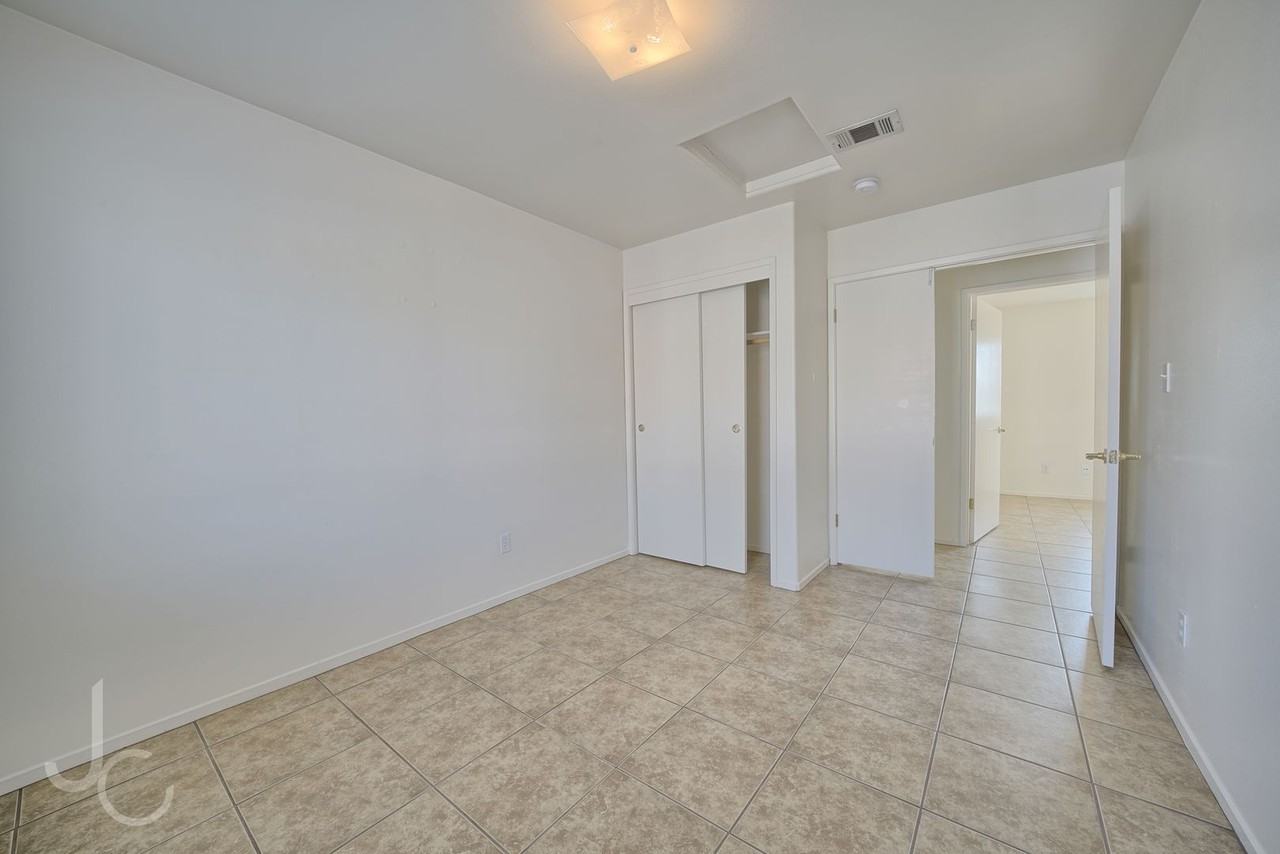 1201 Reddick Ln - Photo 7 of 10