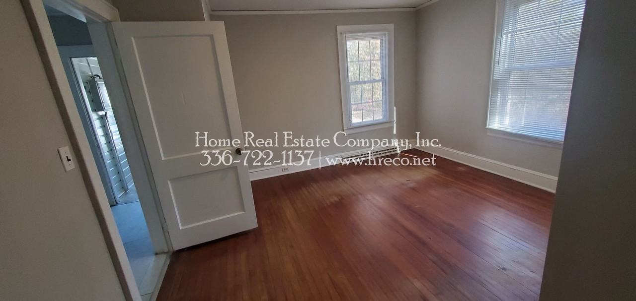 4038 Shamel St - Photo 5 of 9