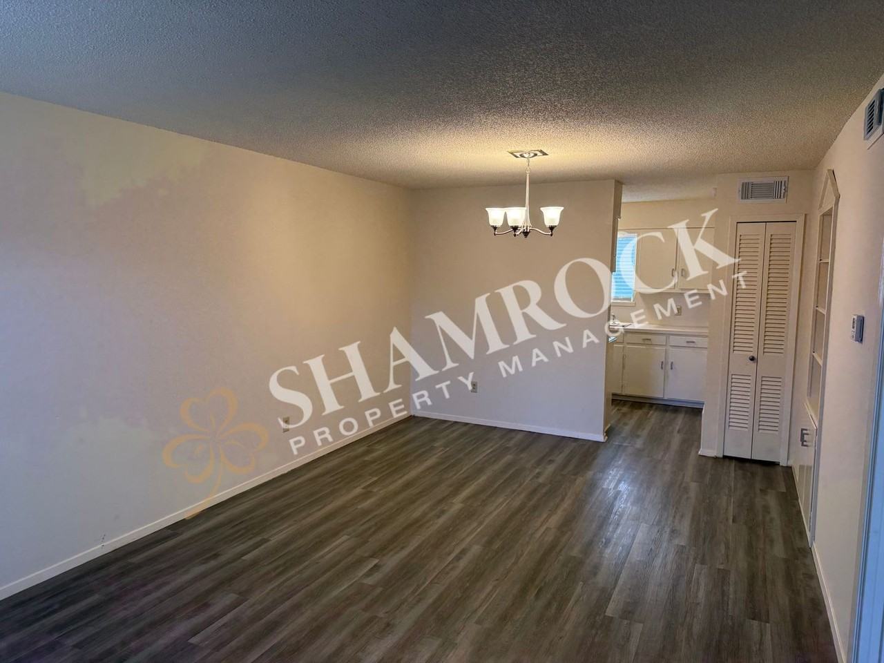 5015 Lakeland Cir #204 - Photo 2 of 8