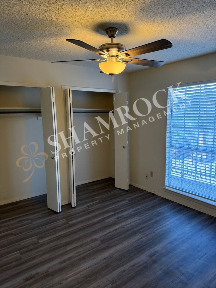 5015 Lakeland Cir #204 - Photo 7 of 8