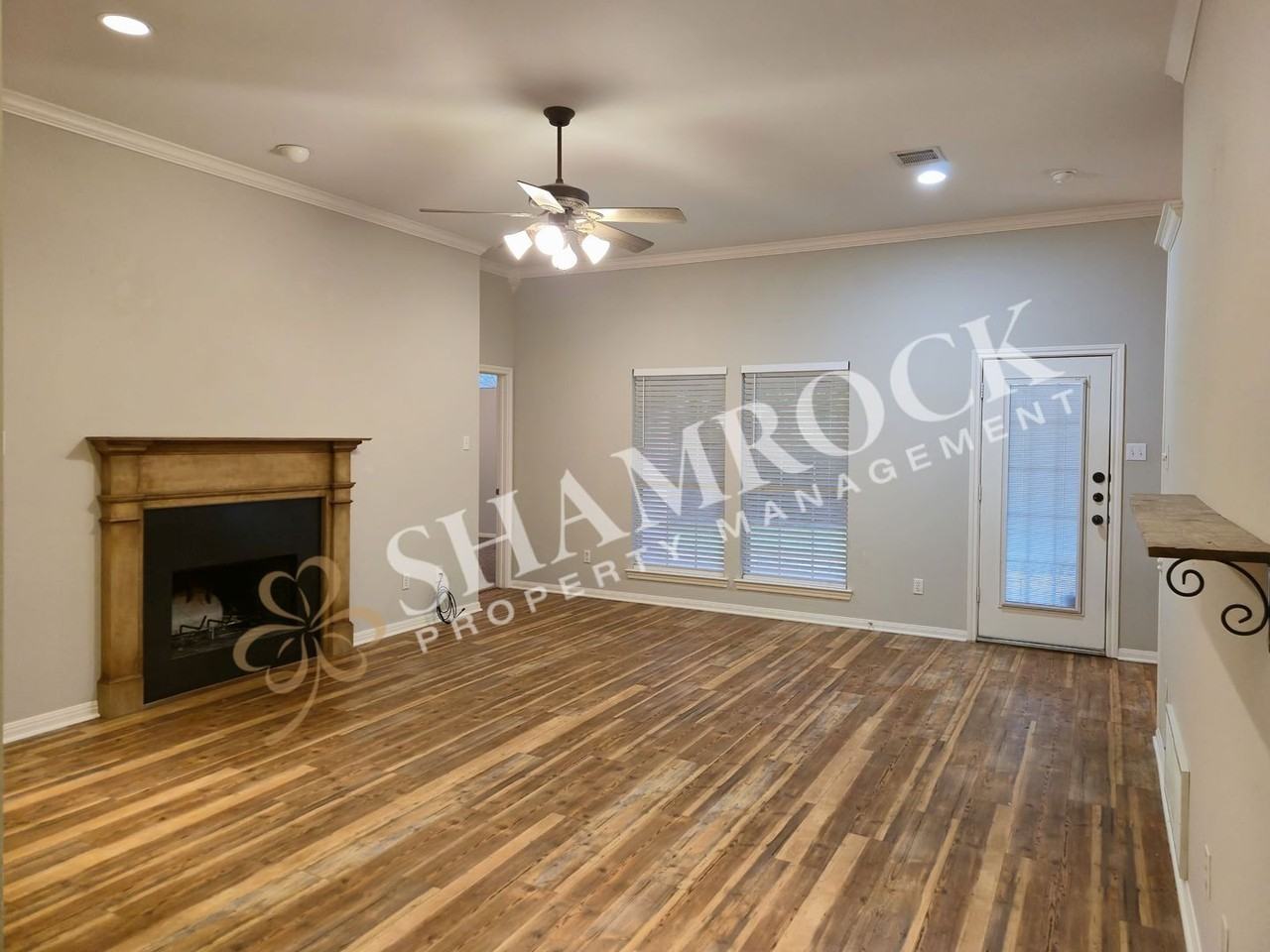 704 Durango Cir - Photo 4 of 19