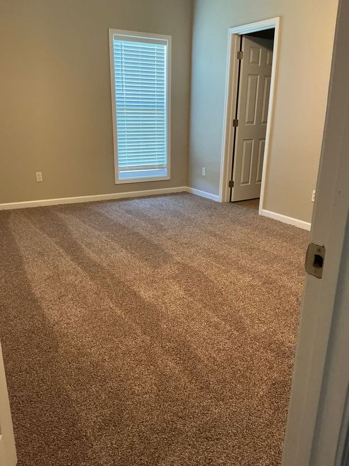 110 Richmond Dr - Photo 2 of 11