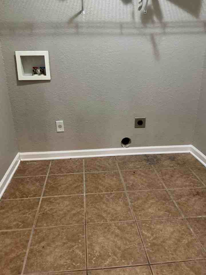 110 Richmond Dr - Photo 4 of 11