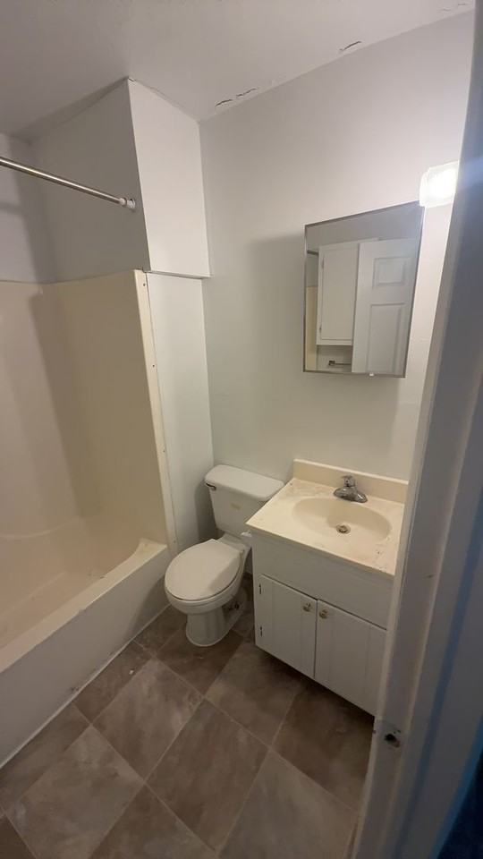 923 N Fulbright Ave - Photo 5 of 6
